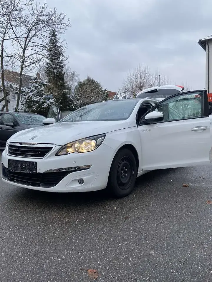 Gebraucht Peugeot 308 Allure 120 PS (88 kW) 2016 Limousine
