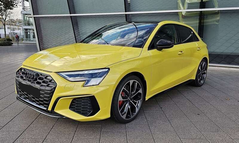 Pythongelb metallic Gebraucht 2023 Audi S3 Kleinwagen | 49.980 € (Etwas zu teuer) - Bild 1/4