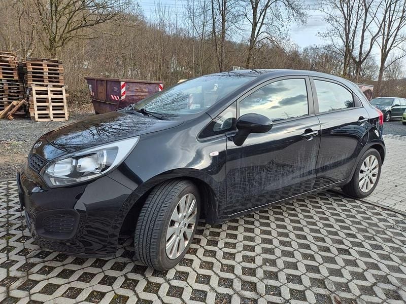 Second-hand Kia Rio Edition 7 109 CP (80 kW) 2012 Negru Berlinǎ