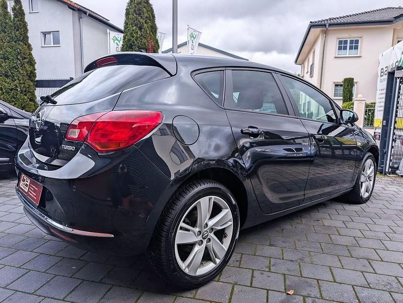 Gebraucht Opel Astra Style 140 PS (102 kW) 2015 Schwarz Limousine