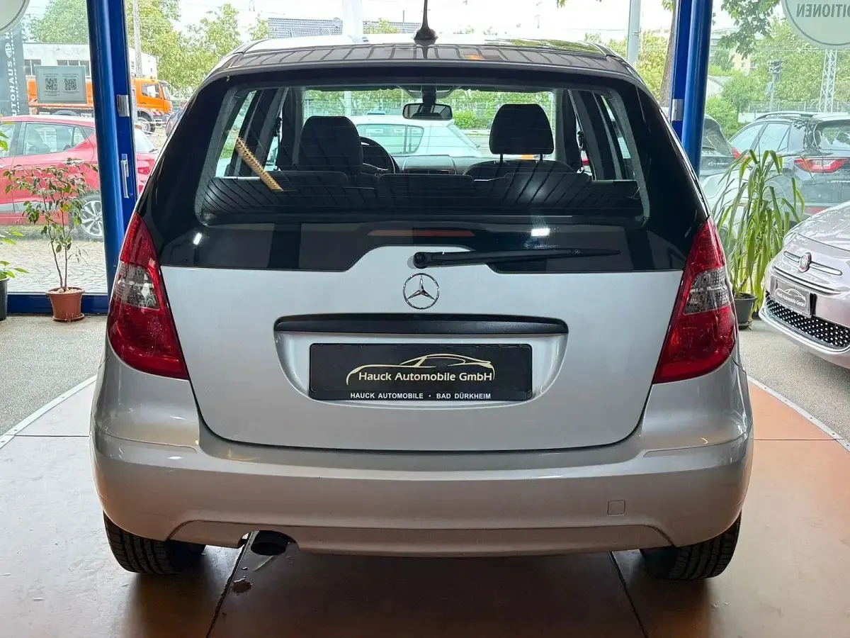 Gebraucht Mercedes A160 95 PS (69 kW) 2011 Grau Limousine