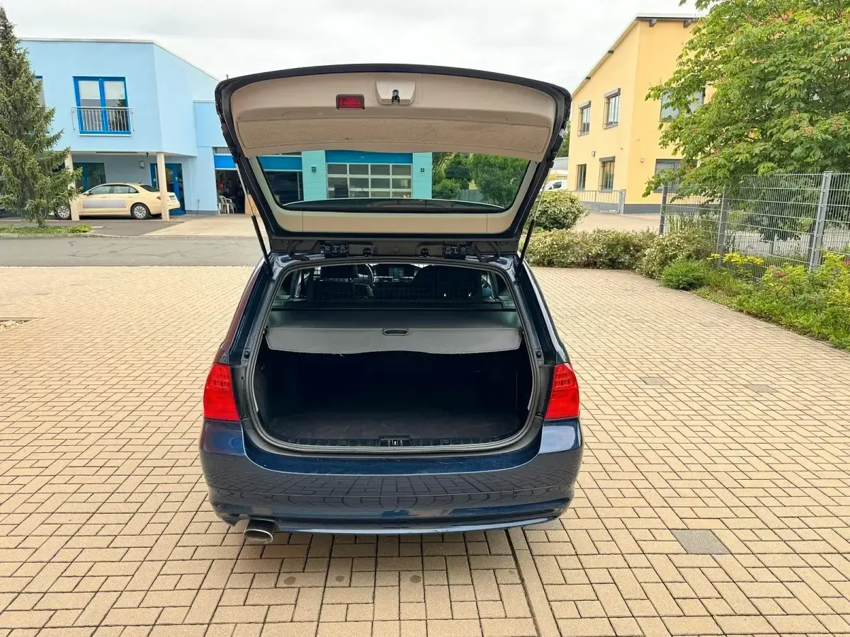 Gebraucht BMW 318 Lifestyle 143 PS (105 kW) 2012 Kombi