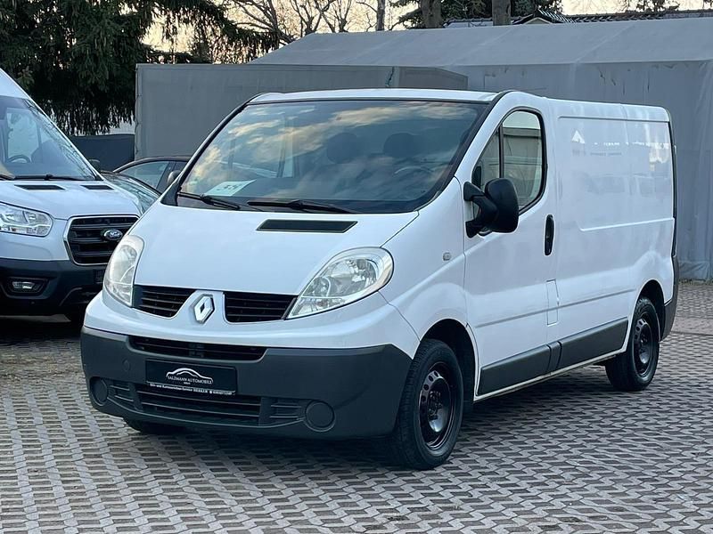 Second-hand Renault Trafic 90 CP (66 kW) 2008 Alb Monovolum