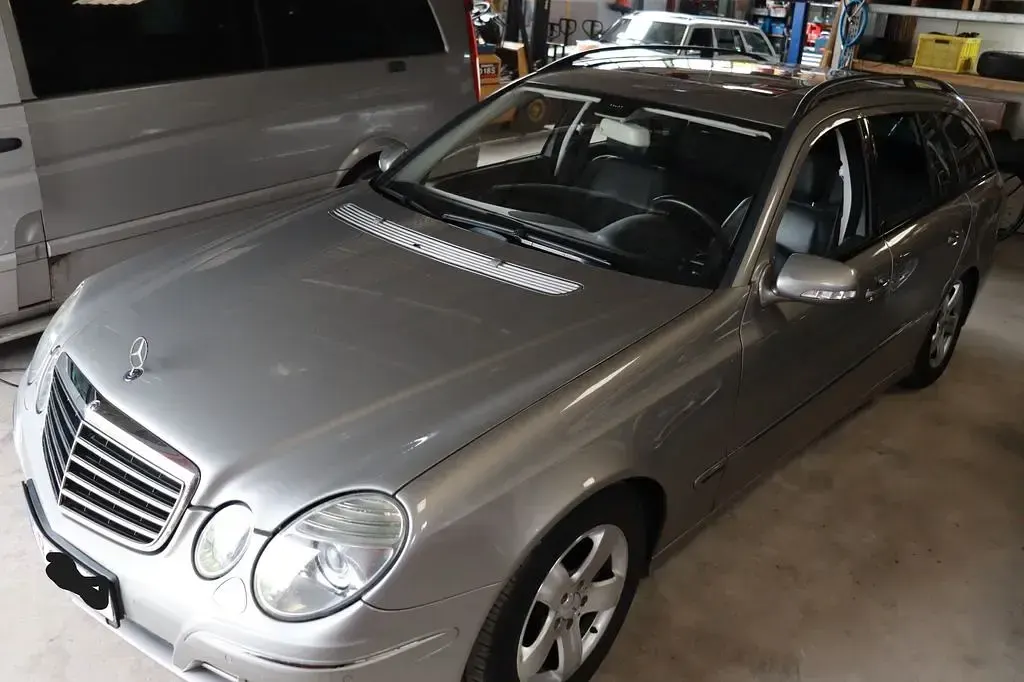 Gebraucht Mercedes E320 Avantgarde 224 PS (164 kW) 2006 Silber Limousine