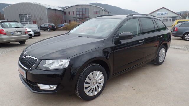 Schwarz metallic Gebraucht 2015 Skoda Octavia Solution Kombi | 24.990 € - Bild 1/4