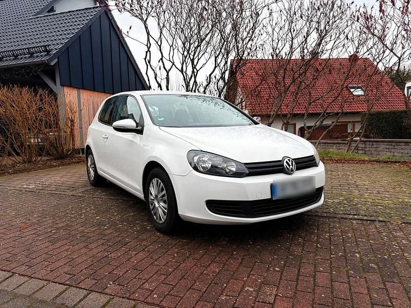 Gebraucht VW Golf VII 85 PS (62 kW) 2012 Weiß Limousine