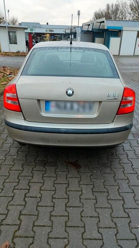 Gebraucht Skoda Octavia 102 PS (75 kW) 2006 Gold Limousine