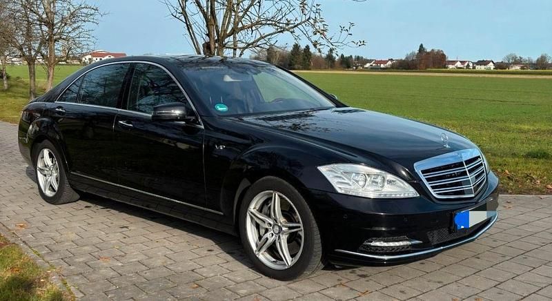 Schwarz Gebraucht 2012 Mercedes S600 Limousine | 24.499 € - Bild 1/4