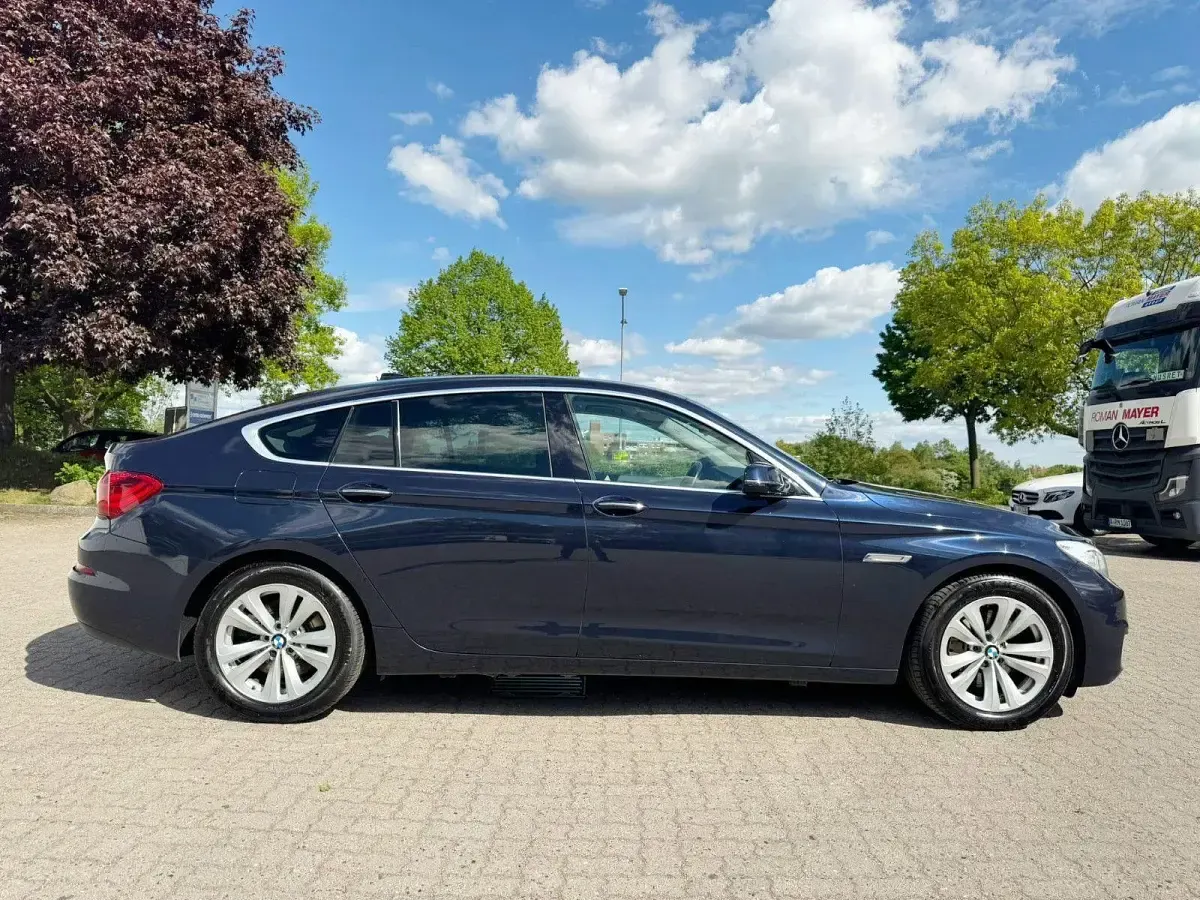 Gebraucht BMW 530 Luxury Line 258 PS (189 kW) 2014 Blau Limousine
