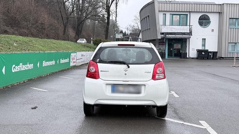 Gebraucht Suzuki Alto 68 PS (50 kW) 2009 Weiß Kleinwagen