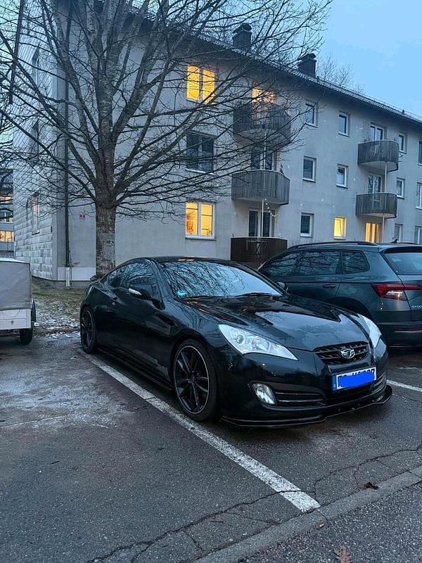 Schwarz Gebraucht 2011 Hyundai Genesis Coupé | 14.800 € - Bild 1/4