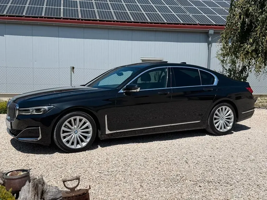 Gebraucht BMW 730 286 PS (210 kW) 2021 Black sapphire metallic Limousine
