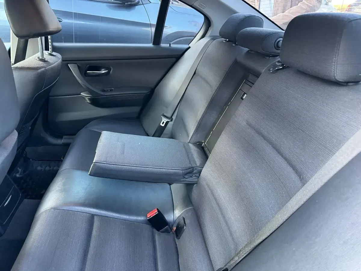Gebraucht BMW 320 170 PS (125 kW) 2008 Schwarz Limousine