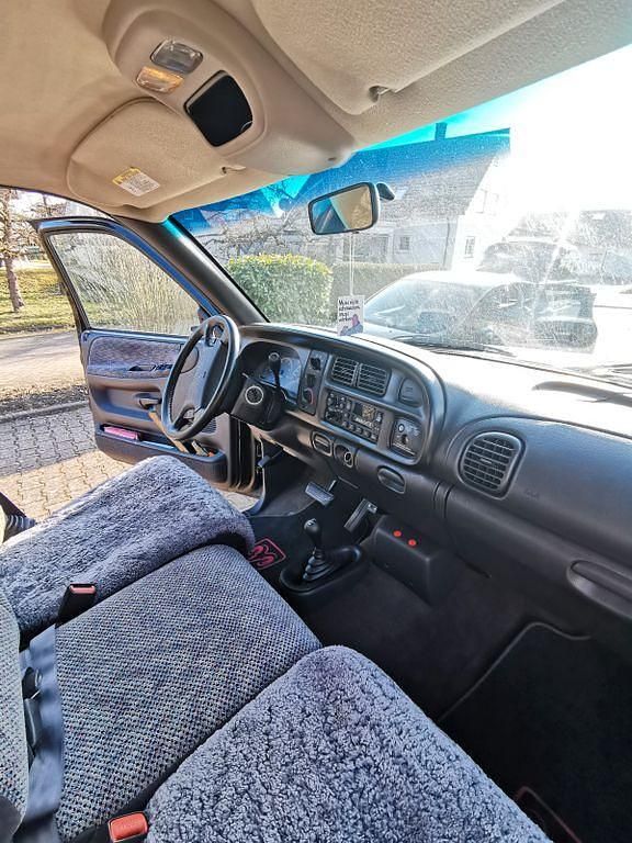 Second-hand Dodge Ram 249 CP (183 kW) 1998 Negru Pickup