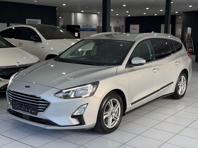 Silber Gebraucht 2019 Ford Focus Cool & Connect Limousine | 10.890 € (Guter Preis) - Bild 1/4