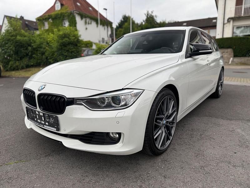 Weiß Gebraucht 2013 BMW 330 Kombi | 11.990 € (Fairer Preis) - Bild 1/4