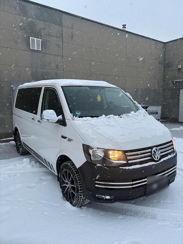 Używany VW Caravelle 102 KM (75 kW) 2018 Srebrny Van