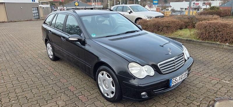 Schwarz Gebraucht 2006 Mercedes C220 Avantgarde Limousine | 2.950 € (Fairer Preis) - Bild 1/4