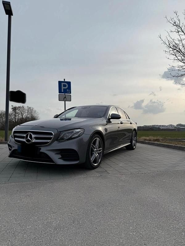 Gebraucht Mercedes E400 AMG line 340 PS (250 kW) 2019 Grau Limousine
