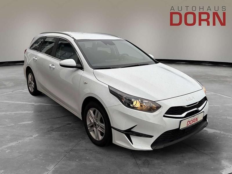 Gebraucht Kia Ceed 136 PS (100 kW) 2024 Carraraweiss Kleinwagen