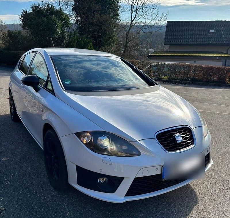 Weiß Gebraucht 2011 Seat Leon FR Kleinwagen | 5.999 € (Fairer Preis) - Bild 1/4