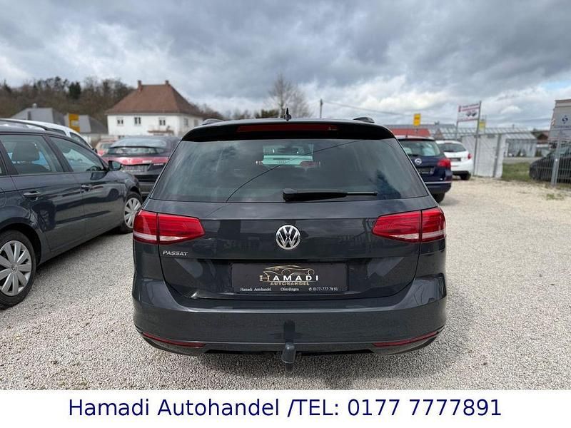 Gebraucht VW Passat Comfortline 120 PS (88 kW) 2018 Grau Kombi