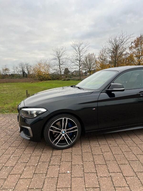 Schwarz Gebraucht 2019 BMW M140 M Sport Limousine | 35.800 € (Fairer Preis) - Bild 1/4