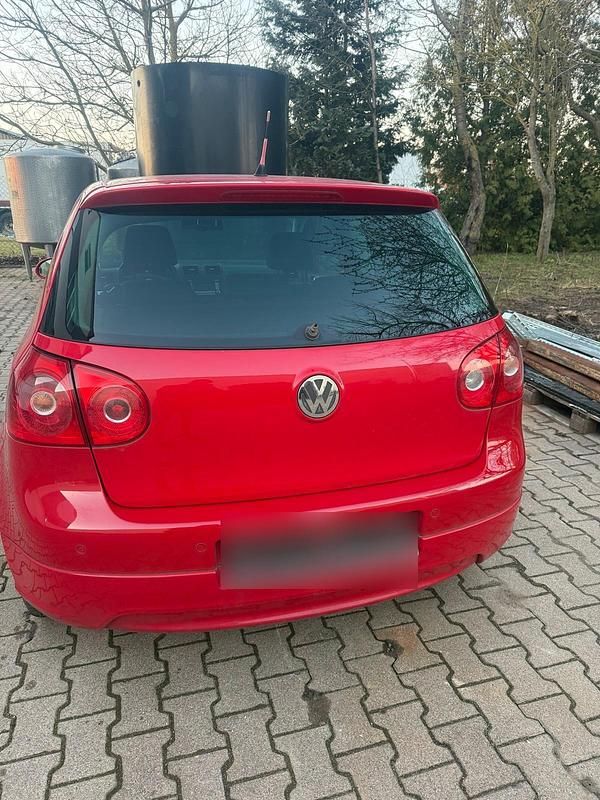 Gebraucht VW Golf V 122 PS (89 kW) 2008 Rot Kleinwagen