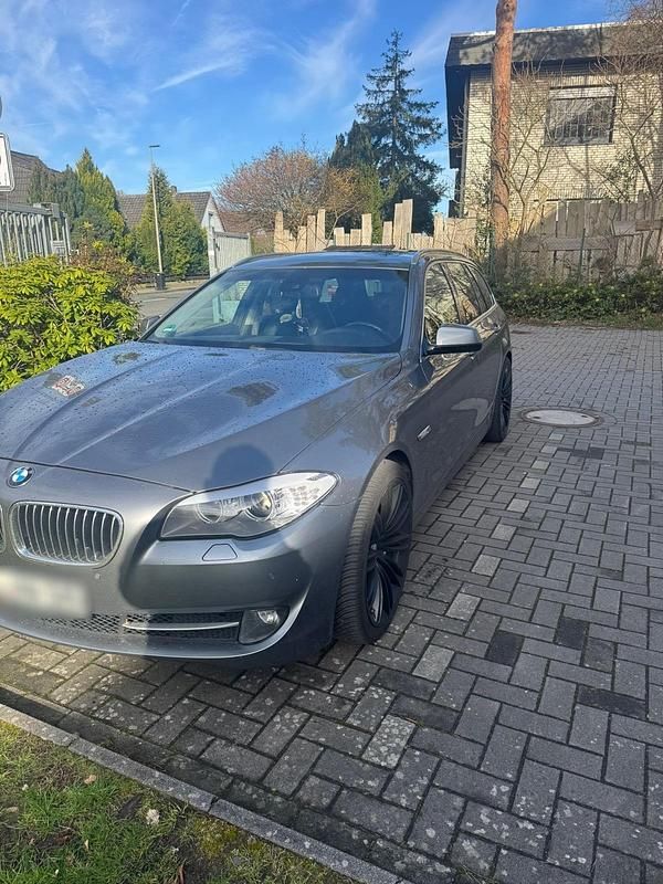 Gebraucht BMW 520 184 PS (135 kW) 2011 Grau Limousine