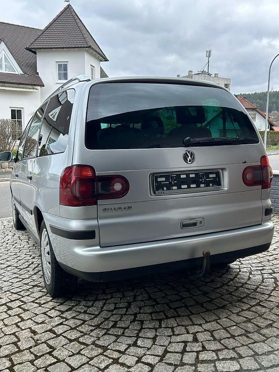 Gebraucht VW Sharan Trendline 150 PS (110 kW) 2009 Grau Van / Kleinbus