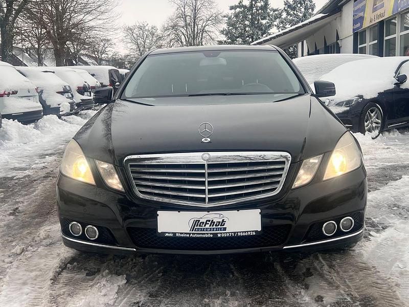 Second-hand Mercedes E200 Elegance 136 CP (100 kW) 2009 Negru Berlinǎ