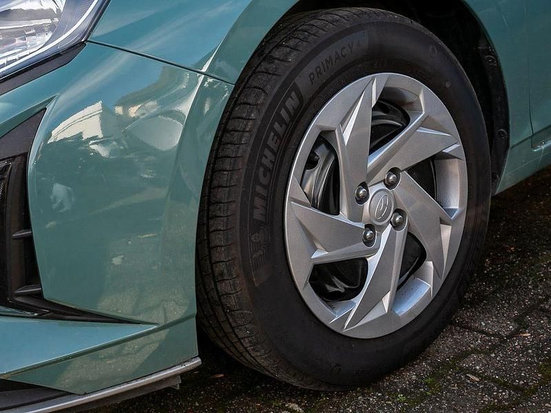 Gebraucht Hyundai i20 Select 79 PS (58 kW) 2025 Grün Kleinwagen