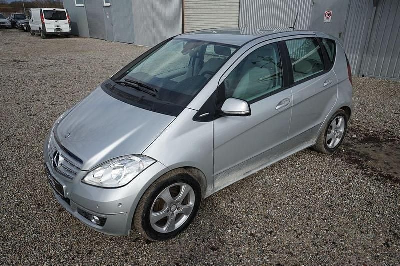 Gebraucht Mercedes A160 Avantgarde 95 PS (69 kW) 2011 Silber Limousine