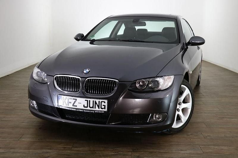 Sparkling graphite Gebraucht 2008 BMW 325 Comfort Edition Coupé | 17.990 € - Bild 1/4