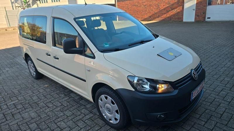 Beige Gebraucht 2013 VW Caddy Maxi Trendline Van / Kleinbus | 5.500 € (Guter Preis) - Bild 1/4
