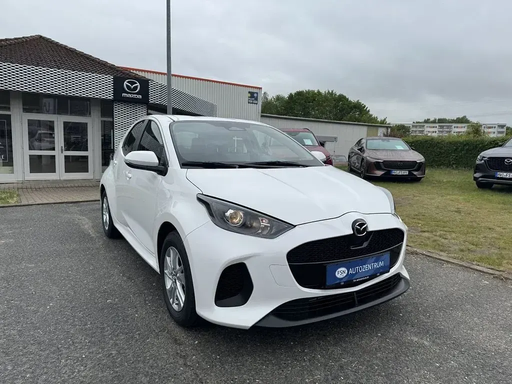 Neu Mazda 2 Center-Line 116 PS (85 kW) 2026 Weiß Kleinwagen