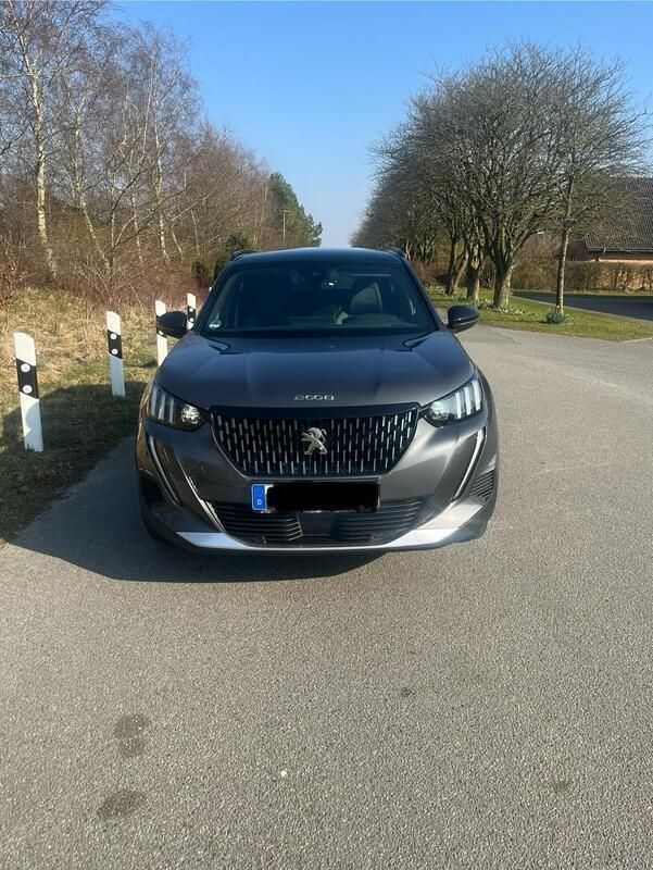 Grau Gebraucht 2023 Peugeot 2008 GTi SUV | 21.600 € (Guter Preis) - Bild 1/4