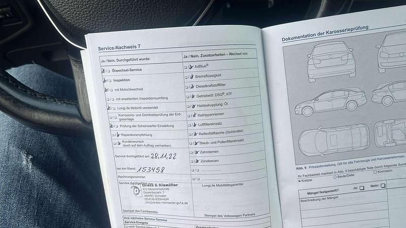 Gebraucht VW Touran Trendline 110 PS (80 kW) 2016 Blau Van / Kleinbus