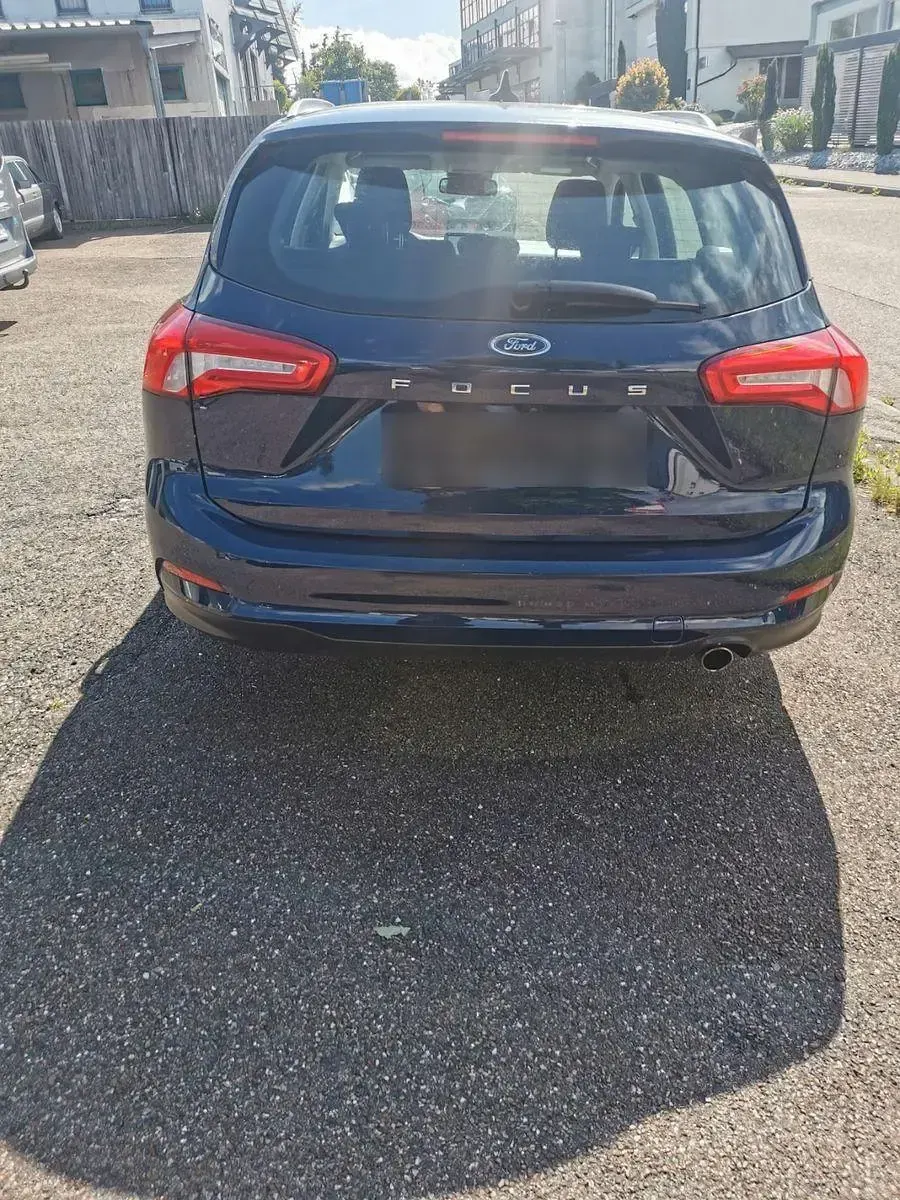Gebraucht Ford Focus Titanium 120 PS (88 kW) 2020 Blau Kombi