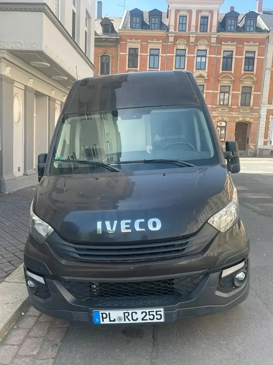Occasion Iveco Daily 156 ch (114 kW) 2018 Noir Monospace