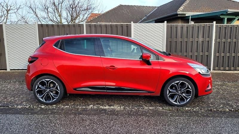 Gebraucht Renault Clio IV Intens 118 PS (86 kW) 2017 Rot Kleinwagen