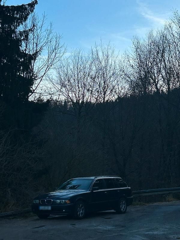 Gebraucht BMW 525 Basis 192 PS (141 kW) 2001 Blau Kombi