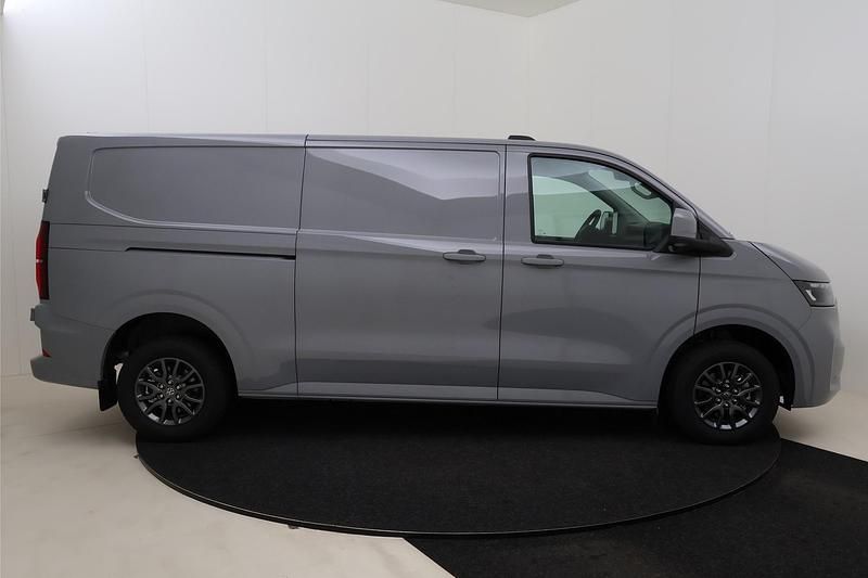 Neu VW Transporter 150 PS (110 kW) 2026 Stone grey Van