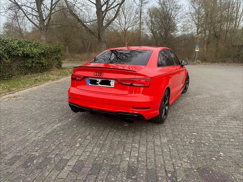 Gebraucht Audi RS3 Sport 400 PS (294 kW) 2018 Rot Limousine