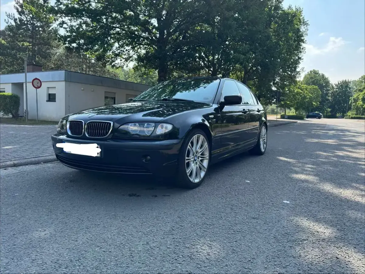 Gebraucht BMW 325 Lifestyle 192 PS (141 kW) 2003 Schwarz Limousine