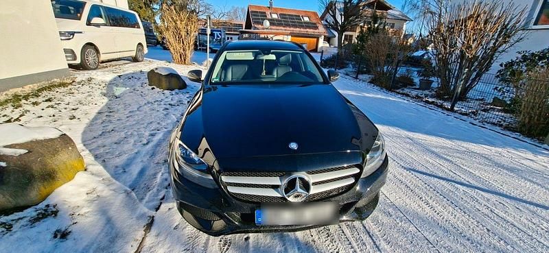 Schwarz Gebraucht 2016 Mercedes C220 Kombi | 15.200 € (Fairer Preis) - Bild 1/4