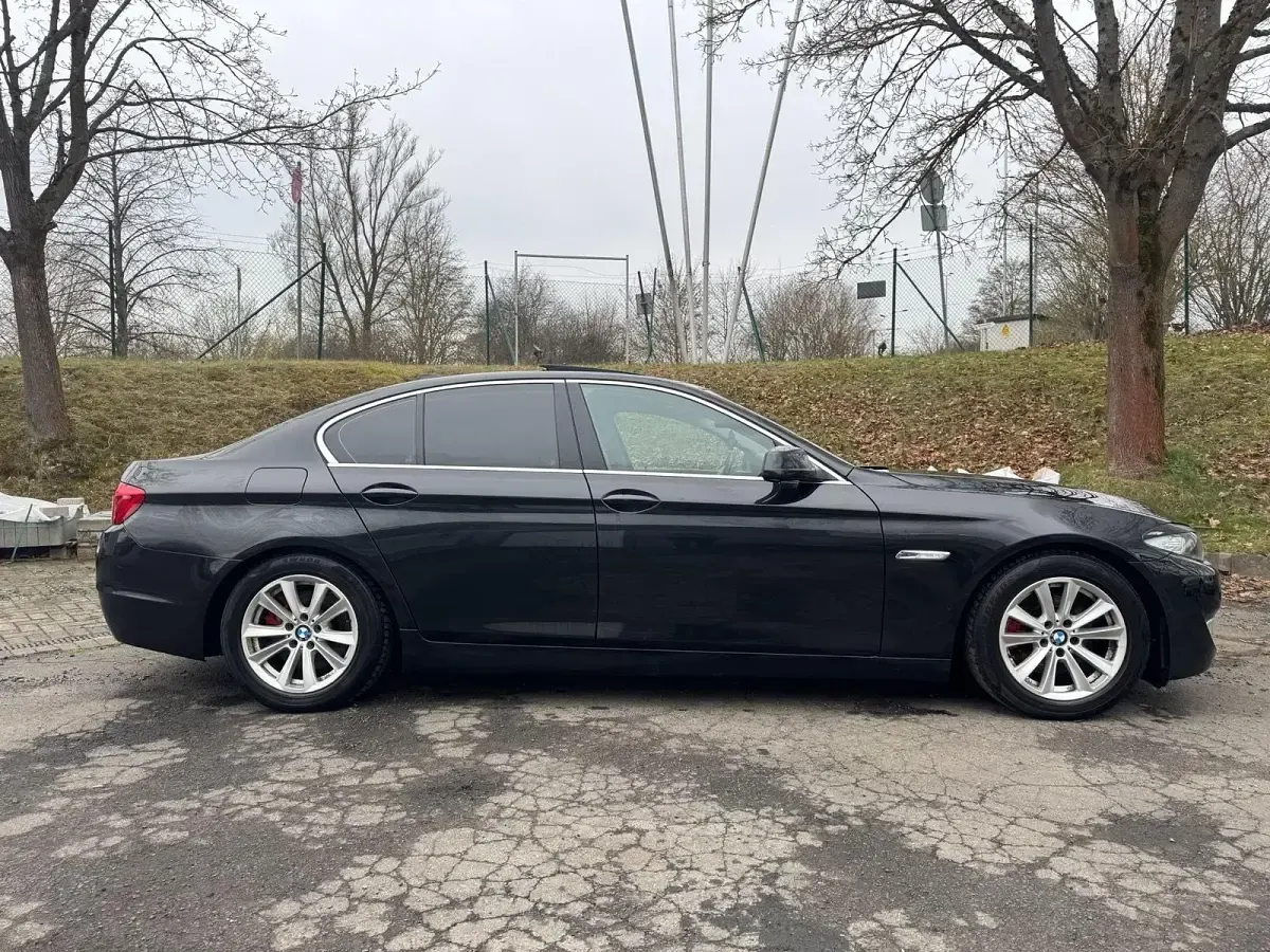 Gebraucht BMW 530 204 PS (150 kW) 2010 Schwarz Limousine