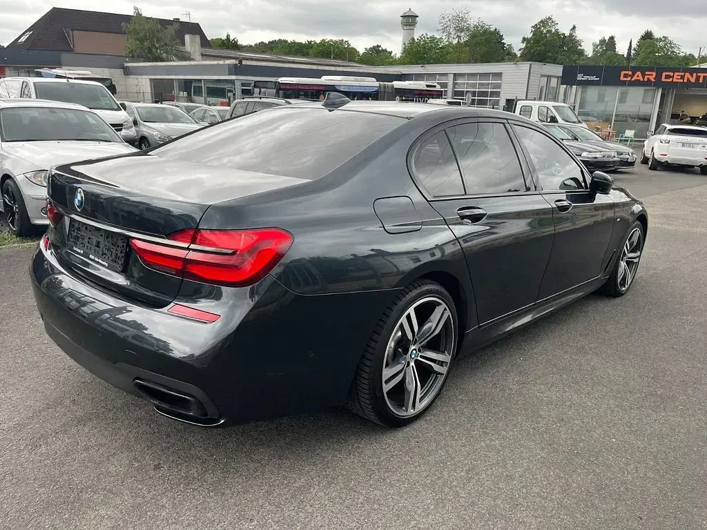 Gebraucht BMW 740 Performance 320 PS (235 kW) 2017 Grau Limousine