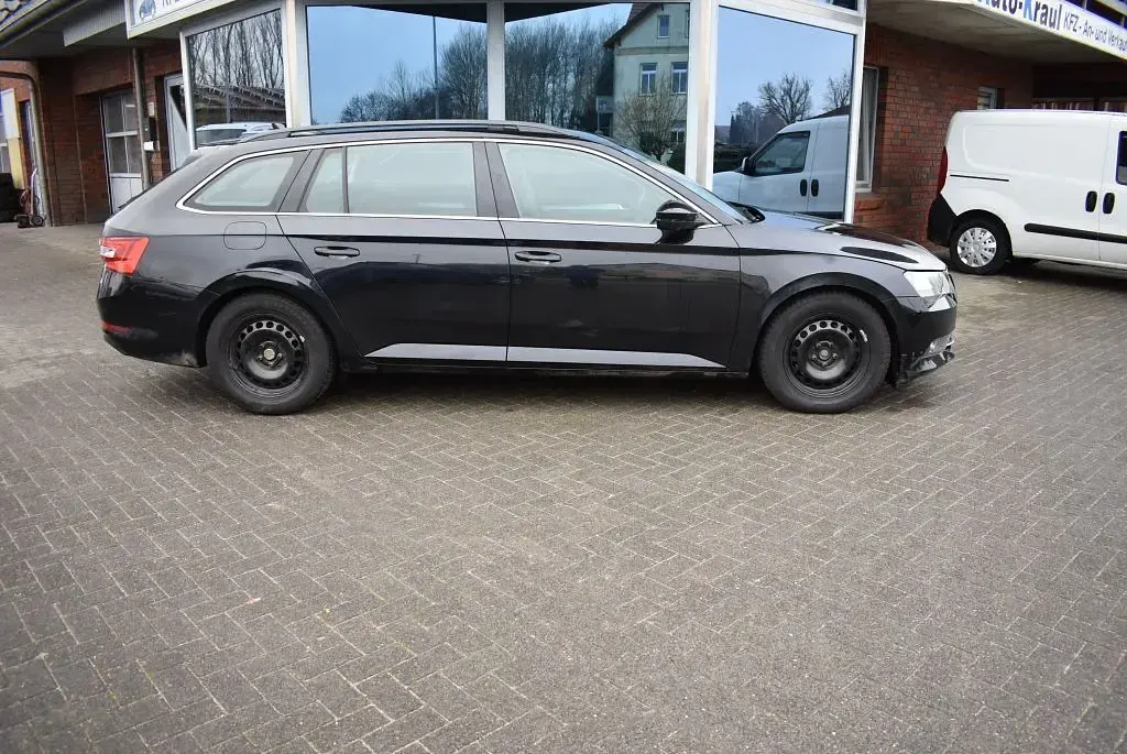 Gebraucht Skoda Superb Ambition 150 PS (110 kW) 2015 Schwarz Kombi