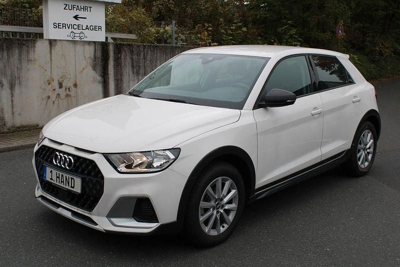 Weiß Gebraucht 2022 Audi A1 Comfort Kleinwagen | 19.800 € (Fairer Preis) - Bild 1/4